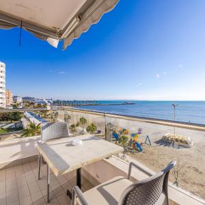 The Beachfront Apartment