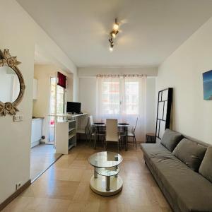 Grand studio de 30 m2 Promenade des Anglais - vue sur ville