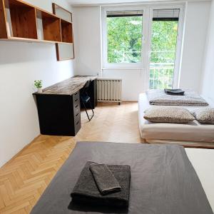 City Center Quiet Apartment WiFi