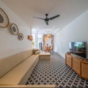 3BR Tropical Villa in Padonan Canggu -Villa Durian