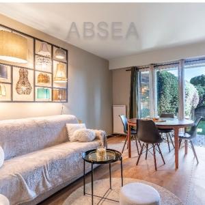 Nice Renovated Studio With Garden Pool Air Conditioning 4 Sleeps