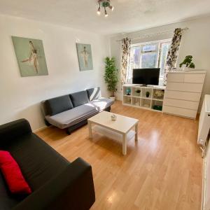 Cosy 3 Bedroom House near Stratford,OLYMPIC PARK, E15