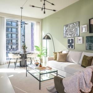 New 1BR in Creek Island with Balcony Pool and Gym