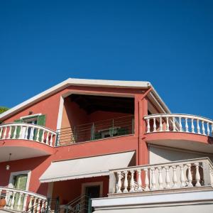 Ouzaki House