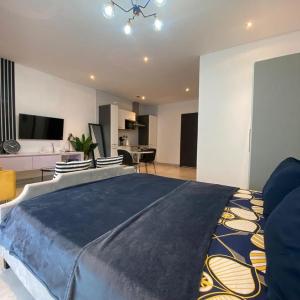 The signature premium studio