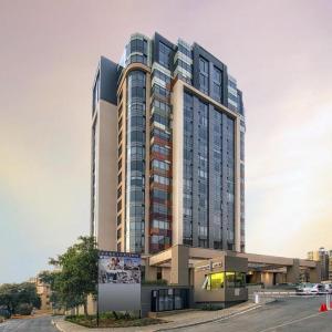 The Cozy Escape in Sandton Skye!
