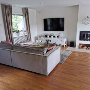 Nice villa with sunny terrace, smaller pool jumping-pad