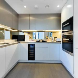 Luxury River Apartments- Parliament
