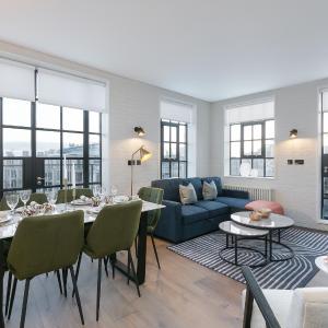 Urban Chic - Clink Street