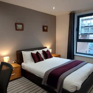 City Apartment in Great Location with a Balcony & Parking Possible - West One