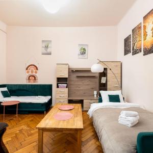 Park Strzelecki Cosy Studio by BookingHost