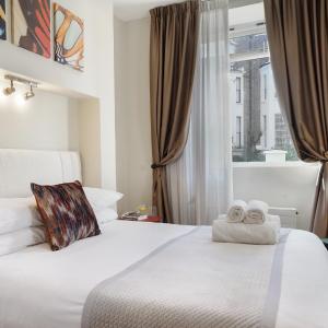 HR2 - Charming 1-Bed near Holland Park - by Short Stories London