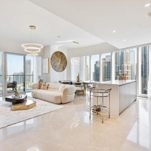 Luxury 3BR Apartment with Burj Khalifa Views