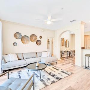 Near Disney - 2BR Condo - Balcony Pool