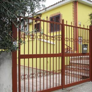Sunflower's home
