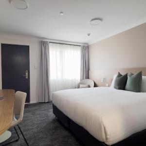 The Phoenix Artesian Spa Resort and Accommodation