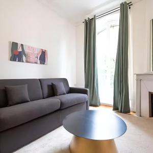TBS 316 - Apartment with Eiffel Tower view