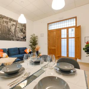 Loft con terraza junto a Torres de Quart