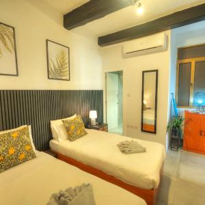 Cozy flat. Swim beach 2 minutes walk. The Old Valletta MCRI1-1