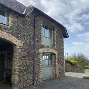 Cottage 2 Minutes from Noss Mayo with Tennis Court