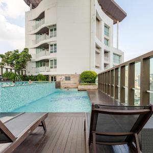 Large room with 2Beds BTS Chitlom Sukhumvit BKK