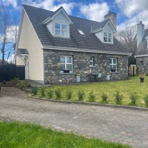 Cozy Holiday Home in the Scenic Glen of Aherlow