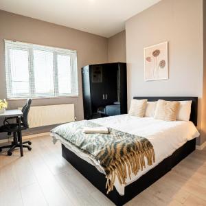 2 Bed Flat - Sleeps 6 - Parking - Wifi