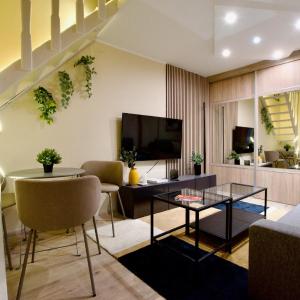 Standard Apartment by Hi5- Apartment in Central