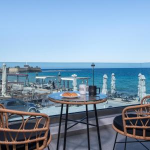 Blue Balcony - Boutique Beachfront Suite with Private Parking Spot near Chania Old Harbor