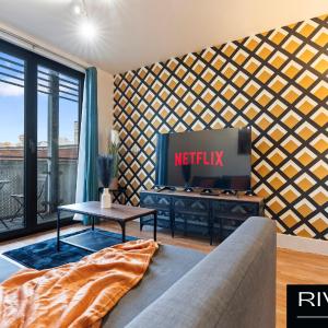 Cosy Apartment-City Centre-Parking-Sleeps 5