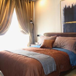 The Brass Burrow, Bel Air Soho Suites