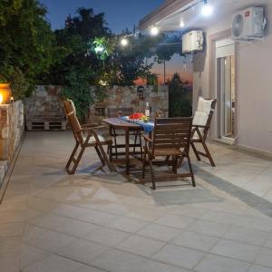 Casa Anthea 3 bedroom apartment with Garden