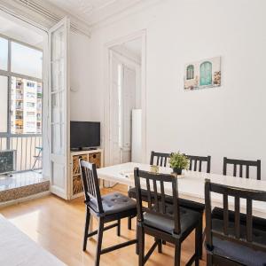 5BR for 7 Elevator Walk to Sant Antoni