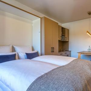 NiceToStay by Fairway Hotels