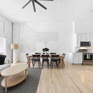 Old Port Brick Loft, Walk to Dining & Waterfront