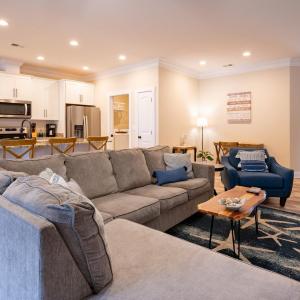 New Property on Oak Island- No Stairs- Short Drive to beach