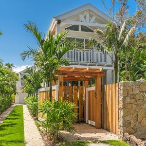 Fuller Holidays - Belongil Sunset 8 - Giaour Street, Belongil