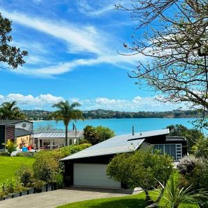 Tindalls Hideaway - 200 steps to beach