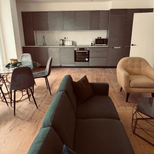 Brand New Spacious 3 Bed city Apartment with Terrace in Shoreditch