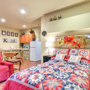 Inviting Studio with Patio, 15 Mi to Portland!