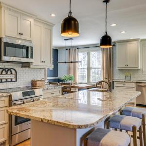 3 Mi to Dtwn Greer Mountain-View Home!