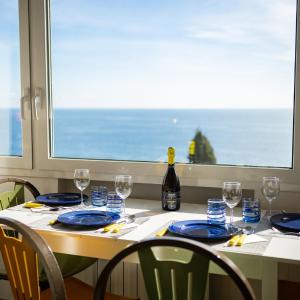 Breathaway Seaview Apartment near Sanremo