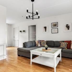 Spacious apartment close to Stockholm city & Mall