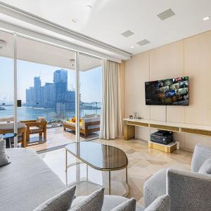 Daniels Sea View 2BR at Five Palm Jumeirah