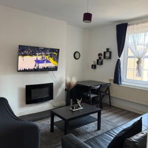 Modern flat overlooking Shoreditch