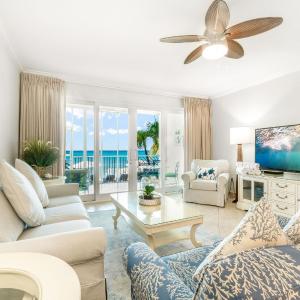 Ground Floor 2Br Walk-Out To Beach & Pool