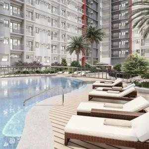 2BR Apartment plus parking Near NAIA