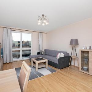 Cozy Corner: apartment with WiFi and Private Balcony