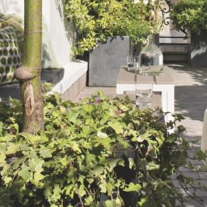 Belle chambre avec accès à une terrasse