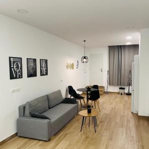 living station 8